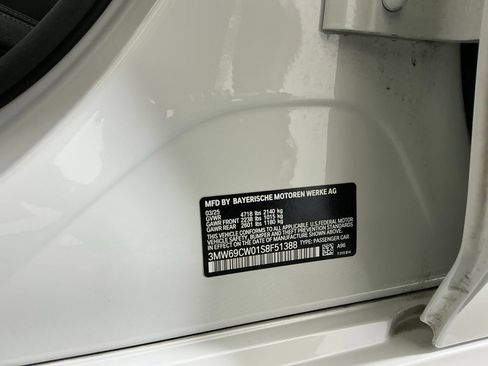 Certified 2025 BMW 330i Sedan w/ M Sport Package RWD image 32