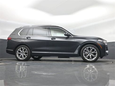 Used 2022 BMW X7 xDrive40i w/ Executive Package image 62