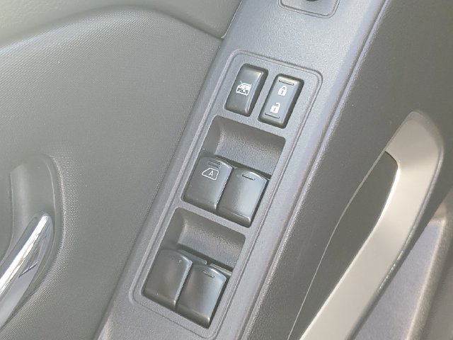 Used 2022 Nissan Frontier SV w/ Technology Package RWD image 22