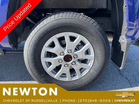 Used 2025 Toyota Tacoma SR5 AWD/4WD image 28