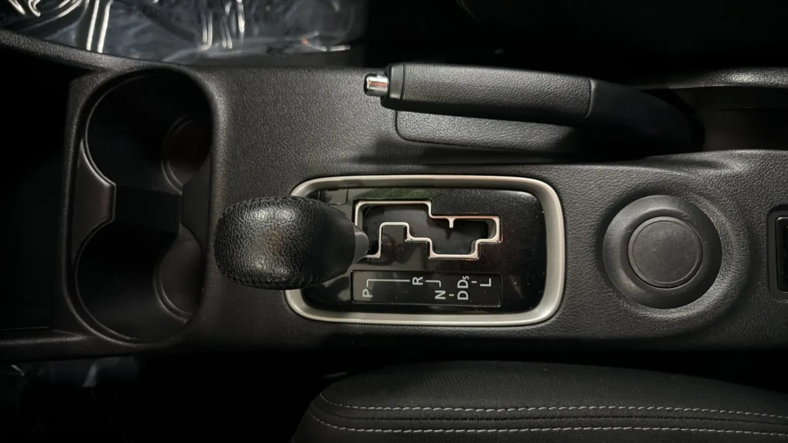 Used 2016 Mitsubishi Outlander SE FWD image 12