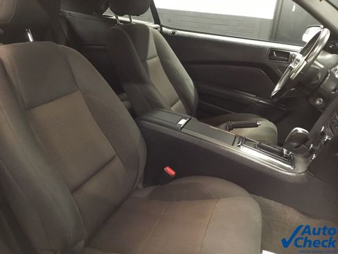 Used 2014 Ford Mustang Convertible image 35