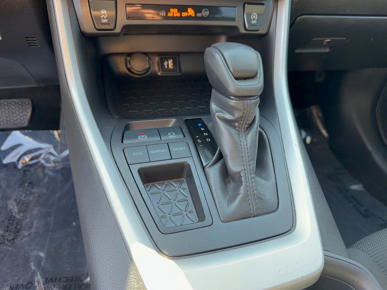 Used 2025 Toyota RAV4 LE FWD image 21