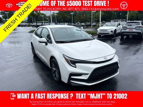 Used 2025 Toyota Corolla SE FWD image 1
