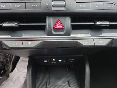 Used 2025 Kia K4 EX FWD image 37