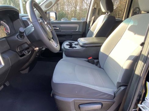 Used 2024 RAM 1500 Classic SLT image 14