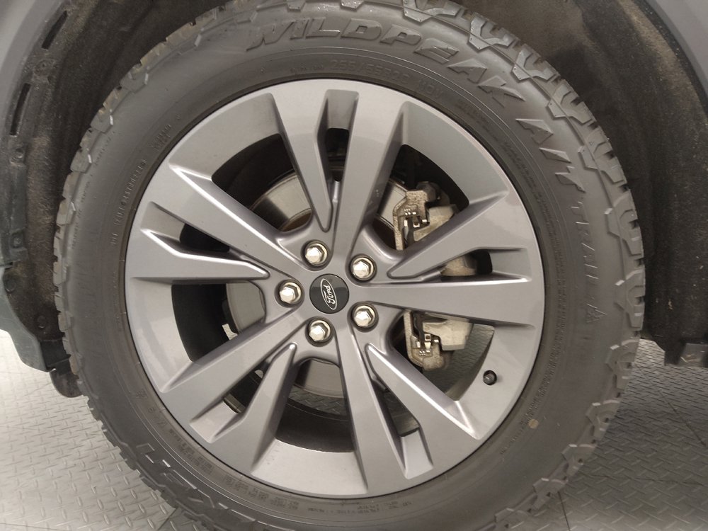 Used 2023 Ford Explorer XLT w/ Equipment Group 202A AWD/4WD image 31
