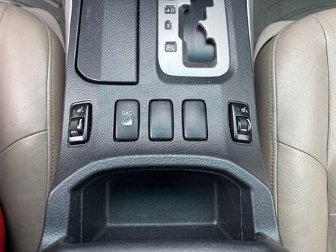 Used 2006 Toyota 4Runner Limited AWD/4WD image 29