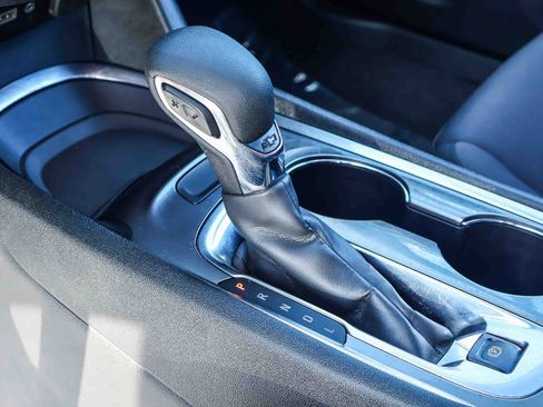 Used 2022 Chevrolet Malibu LT FWD image 9