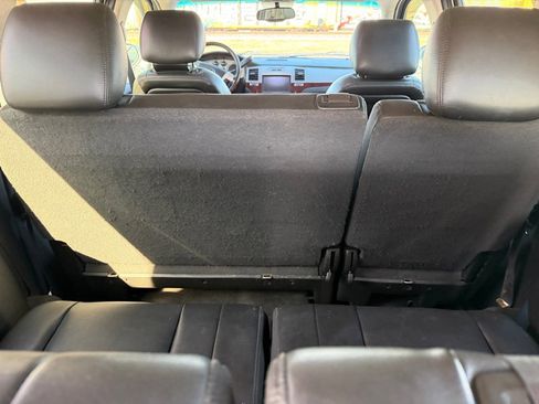 Used 2012 Cadillac Escalade ESV Luxury image 16