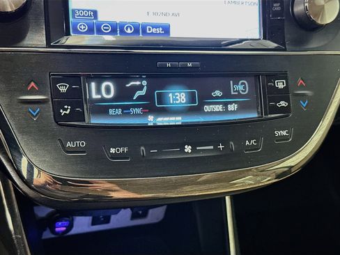 Used 2018 Toyota Avalon Limited w/ All Weather Liner Package FWD image 24