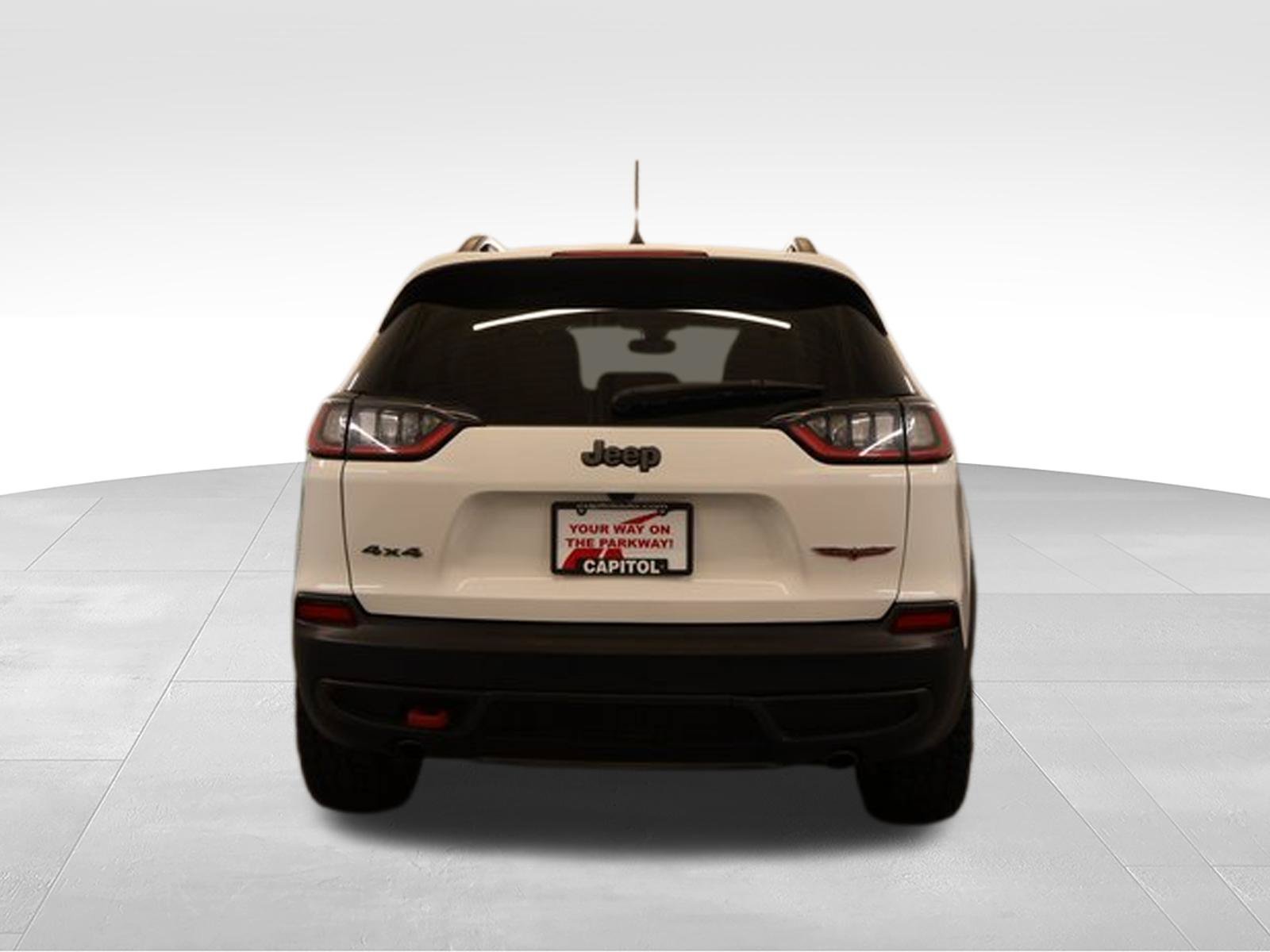 Used 2020 Jeep Cherokee Trailhawk w/ Cold Weather Group AWD/4WD image 3