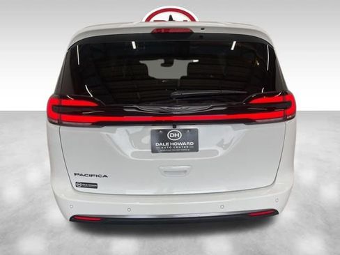 New 2026 Chrysler Pacifica Select image 6