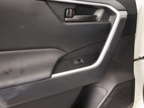 Used 2025 Toyota RAV4 LE image 28