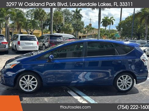 Used 2014 Toyota Prius V Five FWD image 7