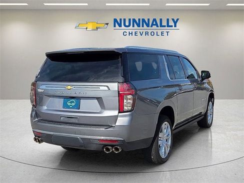 Certified 2022 Chevrolet Suburban High Country image 5