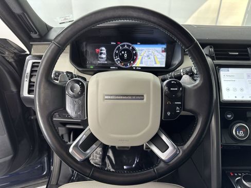 Used 2020 Land Rover Discovery HSE image 18
