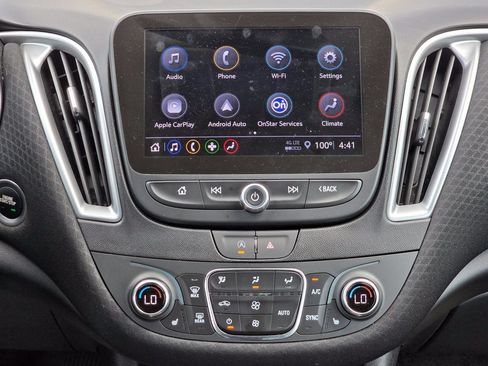 Used 2024 Chevrolet Malibu LT FWD image 18