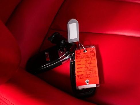 Used 2018 Audi R8 V10 w/ Premium Package image 32