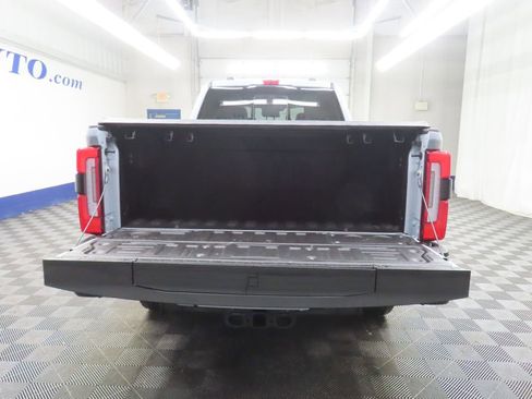 Used 2025 Ford F350 Platinum w/ Platinum Plus Package image 40