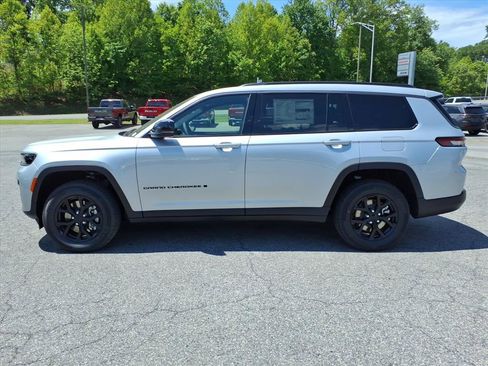 New 2026 Jeep Grand Cherokee L 4WD image 5