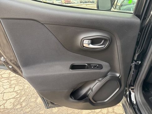 Used 2021 Jeep Renegade Sport image 39