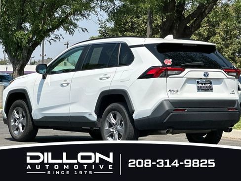 Used 2022 Toyota RAV4 LE AWD/4WD image 9