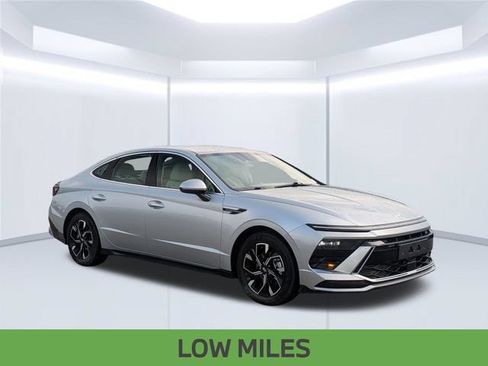 Used 2025 Hyundai Sonata SEL FWD image 9