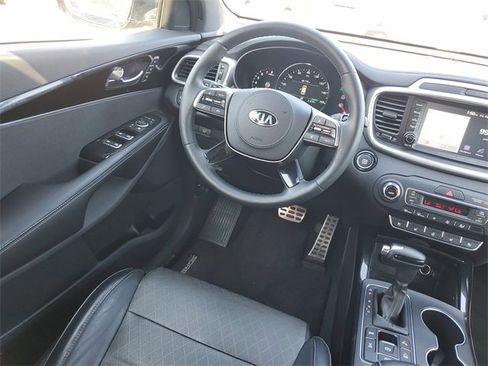 Used 2019 Kia Sorento SX image 10