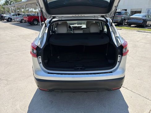 Certified 2022 Nissan Rogue Sport SL FWD image 34