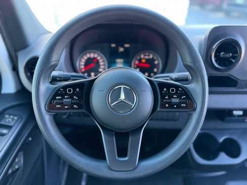 Used 2024 Mercedes-Benz Sprinter 2500 image 17