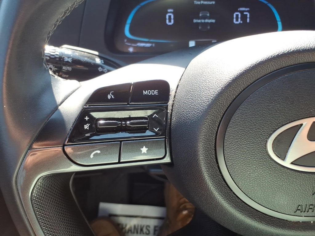 Certified 2025 Hyundai Elantra Sport FWD image 18