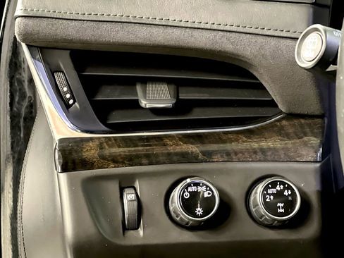 Used 2015 Cadillac Escalade ESV Platinum image 24