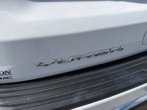 Used 2024 GMC Yukon SLT w/ SLT Luxury Package AWD/4WD image 33