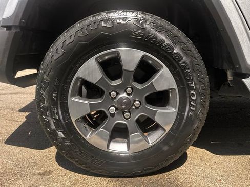 Used 2021 Jeep Wrangler Unlimited Sahara w/ Uconnect 4C Nav & Sound Group AWD/4WD image 35