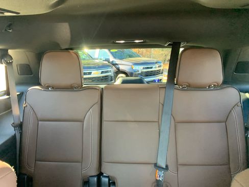 Used 2025 Chevrolet Tahoe High Country image 37