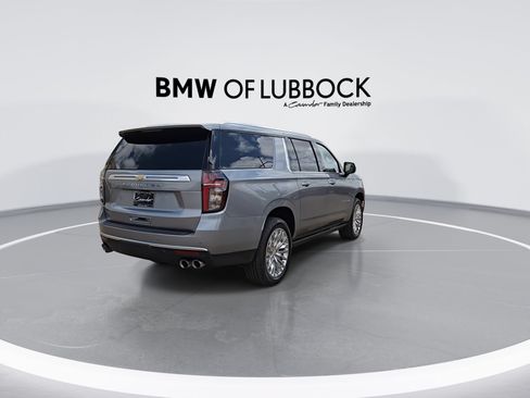 Used 2024 Chevrolet Suburban High Country w/ Premium Package 2 AWD/4WD image 8