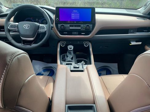 New 2026 Toyota Grand Highlander AWD image 15