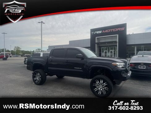 Used 2018 Toyota Tacoma SR5 RWD image 1
