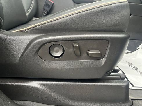 Used 2021 GMC Yukon XL SLT w/ SLT Premium Package image 35