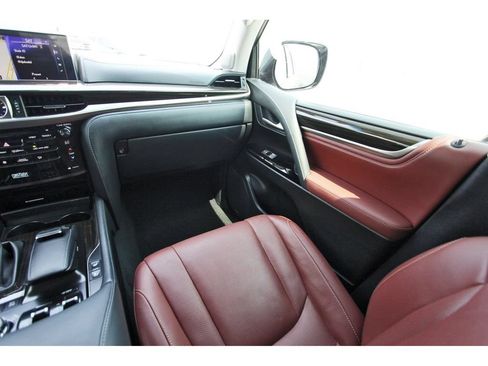 Used 2020 Lexus LX 570 4WD w/ Luxury Package image 9