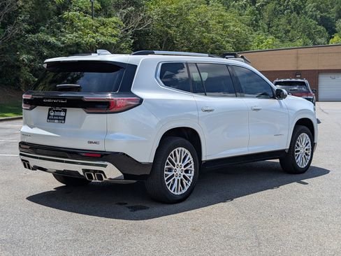 Used 2024 GMC Acadia Denali FWD image 9