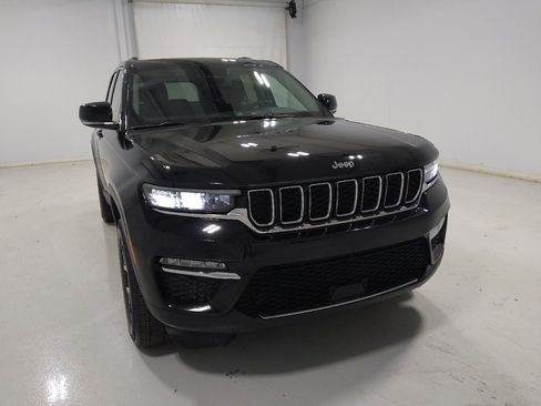 Used 2023 Jeep Grand Cherokee Limited AWD/4WD image 14