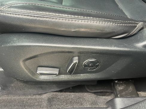 Used 2018 Ford Explorer Limited w/ Equipment Group 301A AWD/4WD image 14