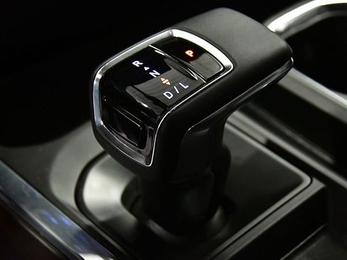 Used 2023 GMC Sierra 1500 SLT w/ SLT Premium Package image 26