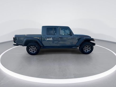 Used 2025 Jeep Gladiator Mojave w/ Convenience Group image 9