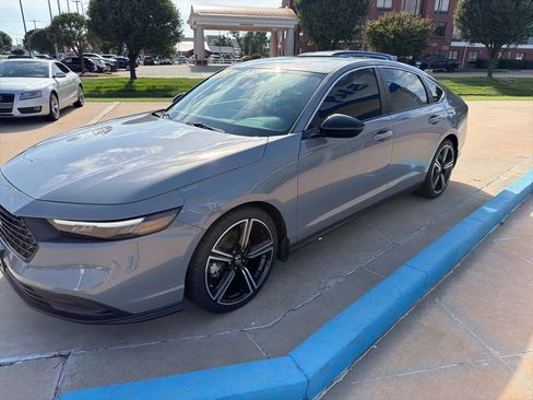 Used 2025 Honda Accord Sport image 4