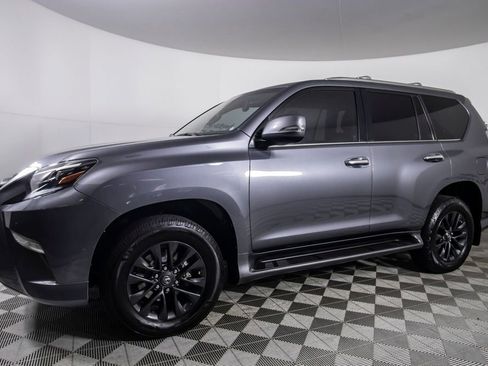 Used 2023 Lexus GX 460 Premium w/ Premium Package image 11