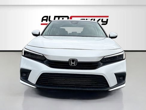 Used 2024 Honda Civic Touring image 2