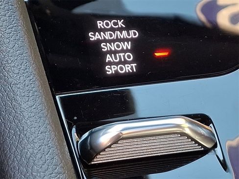 Used 2022 Jeep Grand Cherokee Overland w/ Adv Protech Group III image 26